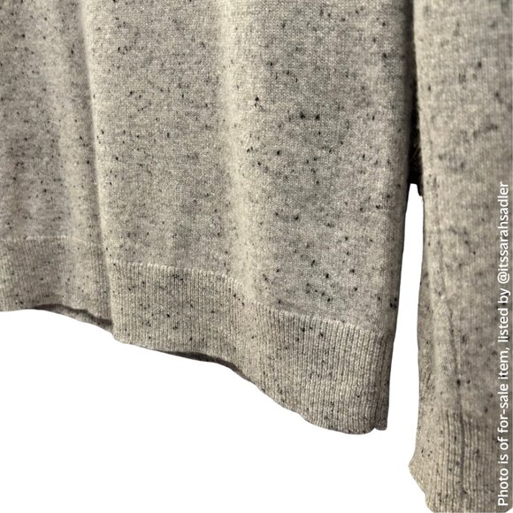 Bloomingdale’s 100% Cashmere Turtleneck Sweater (Color: Gray/Black, Size: XS) - Picture 6 of 6